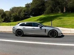 Silber Gebraucht 2021 Porsche Panamera 4 Sport Turismo Limousine | 79.900 € (Fairer Preis)