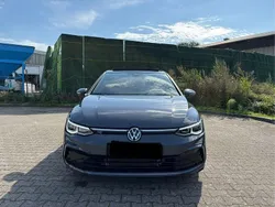 Grau Gebraucht 2024 VW Golf VIII R-line Limousine | 29.000 € (Fairer Preis)