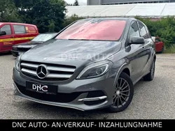 Grau Gebraucht 2015 Mercedes B250e Van / Kleinbus | 13.390 €