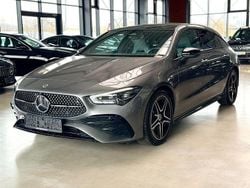 Grau Gebraucht 2024 Mercedes CLA200 Shooting Brake AMG Kombi | 32.900 € (Teuer)