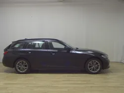 Schwarz Gebraucht 2021 BMW 320 Sport Line Kombi | 18.980 € (Guter Preis)