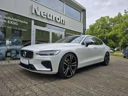 Crystal white Gebraucht 2019 Volvo S60 R-Design Limousine | 39.990 €