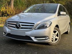 Silber Gebraucht 2012 Mercedes B180 Van / Kleinbus | 8.900 € (Fairer Preis)