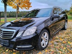 Schwarz Gebraucht 2012 Mercedes E300 Avantgarde Kombi | 9.500 € (Superpreis)