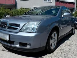Grau Gebraucht 2004 Opel Vectra Limousine | 4.200 € (Teuer)