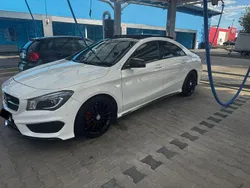 Weiß Gebraucht 2014 Mercedes CLA200 AMG line Coupé | 15.000 € (Guter Preis)