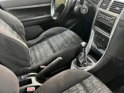 Grau Gebraucht 2005 Peugeot 307 Limousine | 1.000 €