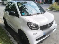 Weiß Gebraucht 2018 Smart ForTwo Electric Drive Kleinwagen | 7.500 €