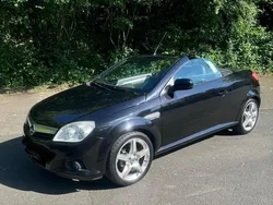 Schwarz Gebraucht 2005 Opel Tigra Cabrio | 3.250 € (Teuer)