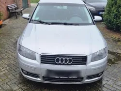 Silber Gebraucht 2003 Audi A3 Limousine | 2.000 €