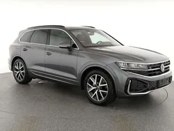 Grenadill schwarz metallic Gebraucht 2024 VW Touareg R-line SUV | 74.045 € (Fairer Preis)