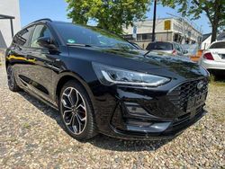 Obsidianschwarz metallic (metallic) Gebraucht 2022 Ford Focus ST-Line Kombi | 19.999 € (Guter Preis)