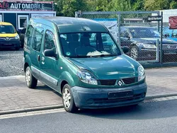 Grün Gebraucht 2006 Renault Kangoo Van / Kleinbus | 2.249 € (Fairer Preis)