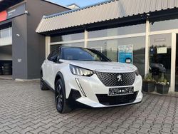 Perlumttweiß Gebraucht 2023 Peugeot e-2008 GT SUV | 20.990 € (Fairer Preis)