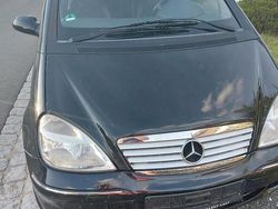 Schwarz Gebraucht 2001 Mercedes A140 Kleinwagen | 350 €