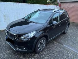 Schwarz Gebraucht 2016 Peugeot 2008 Allure SUV | 11.900 € (Etwas zu teuer)