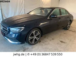 Nautikblau metallic (metallic) Gebraucht 2022 Mercedes E220 Avantgarde Limousine | 33.890 € (Guter Preis)