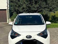 Weiß Gebraucht 2019 Toyota Aygo Kleinwagen | 8.500 € (Fairer Preis)