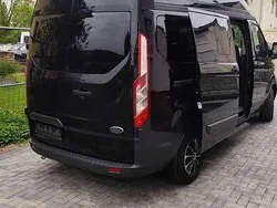 Schwarz Gebraucht 2017 Ford Transit Limousine | 16.000 €