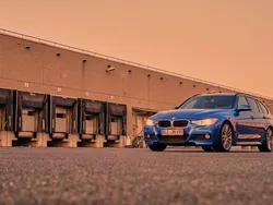 Blau Gebraucht 2014 BMW 330 Sport Line Kombi | 9.999 € (Etwas zu teuer)