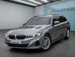 Grau Gebraucht 2022 BMW 330e Kombi | 36.749 € (Fairer Preis)