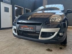 Grau Gebraucht 2009 Renault Scénic III Luxe Van / Kleinbus | 4.500 € (Fairer Preis)