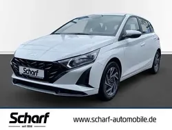 Atlas white / sol Gebraucht 2025 Hyundai i20 Trend Kleinwagen | 19.990 € (Fairer Preis)