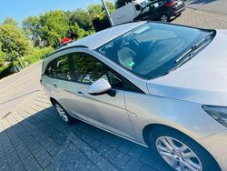 Silber Gebraucht 2017 Opel Astra Ultimate Limousine | 5.600 € (Guter Preis)