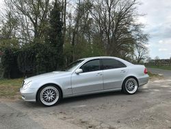 Silber Gebraucht 2004 Mercedes E200 Limousine | 4.000 € (Fairer Preis)