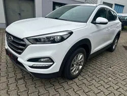 Weiß Gebraucht 2016 Hyundai Tucson Intro Edition SUV | 13.900 € (Guter Preis)