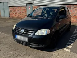 Schwarz Gebraucht 2005 VW Fox Basis Kleinwagen | 2.200 € (Etwas zu teuer)