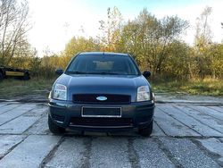 Blau Gebraucht 2005 Ford Fusion Kleinwagen | 1.200 € (Fairer Preis)