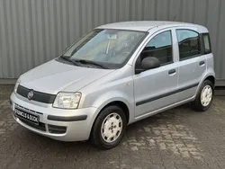 Silber Gebraucht 2012 Fiat Panda Classica Kleinwagen | 2.990 €