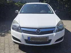 Gebraucht 2009 Opel Astra Selection Limousine | 3.300 € (Teuer)