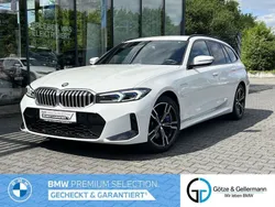 Alpinweiss Gebraucht 2024 BMW 330e M Sport Kombi | 43.870 € (Fairer Preis)