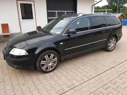 Schwarz Gebraucht 2002 VW Passat Kombi | 2.200 € (Etwas zu teuer)