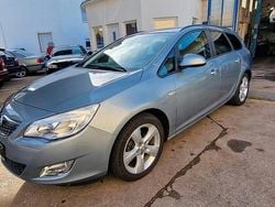 Silber Gebraucht 2011 Opel Astra Kombi | 4.800 € (Fairer Preis)