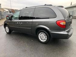 Grau Gebraucht 2007 Chrysler Grand Voyager Van / Kleinbus | 2.499 € (Fairer Preis)