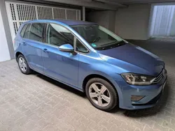 Blau Gebraucht 2016 VW Golf Sportsvan Comfortline Van / Kleinbus | 13.000 € (Guter Preis)