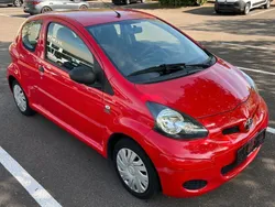 Rot Gebraucht 2009 Toyota Aygo Kleinwagen | 3.490 € (Fairer Preis)