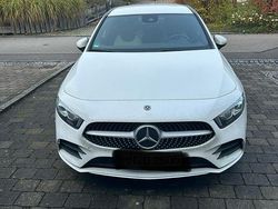 Weiß Gebraucht 2019 Mercedes A200 AMG line Limousine | 24.500 € (Fairer Preis)