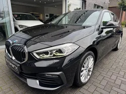 Schwarz ii/bonnet fluid black Gebraucht 2024 BMW 118 Kleinwagen | 26.450 € (Fairer Preis)