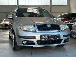 Silber Gebraucht 2005 Skoda Fabia Kombi | 5.390 €