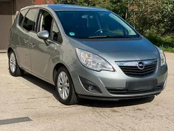 Grau Gebraucht 2012 Opel Meriva Van / Kleinbus | 4.899 € (Fairer Preis)