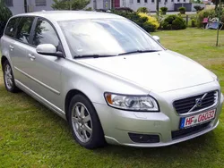 Silber Gebraucht 2008 Volvo V50 Summum Kombi | 3.500 € (Fairer Preis)