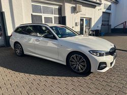 Weiß Gebraucht 2022 BMW 320 M Sport Kombi | 29.990 € (Guter Preis)