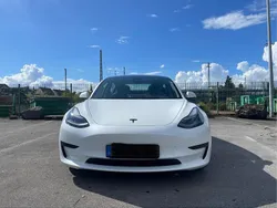 Weiß Gebraucht 2021 Tesla Model 3 Standard Range Plus Limousine | 23.500 € (Guter Preis)