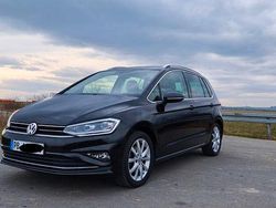 Schwarz Gebraucht 2018 VW Golf Sportsvan Highline Van / Kleinbus | 13.900 € (Fairer Preis)