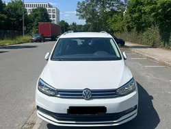 Weiß Gebraucht 2020 VW Touran Highline Van / Kleinbus | 12.500 € (Superpreis)