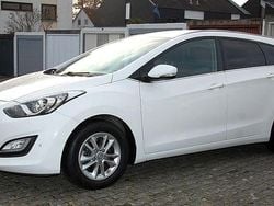 Weiß Gebraucht 2014 Hyundai i30 Trend Kombi | 8.480 € (Fairer Preis)